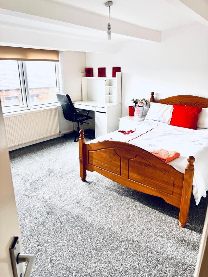 Private Room Close To Leeds University And City Centre Luaran gambar