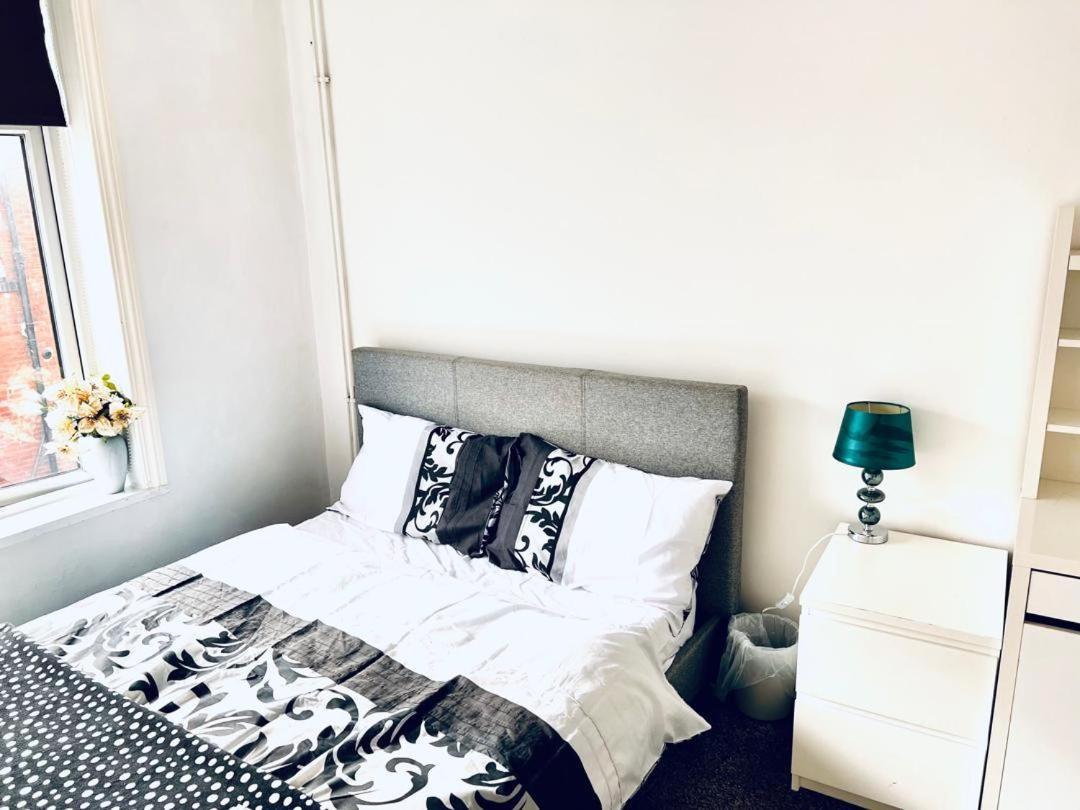 Private Room Close To Leeds University And City Centre Luaran gambar