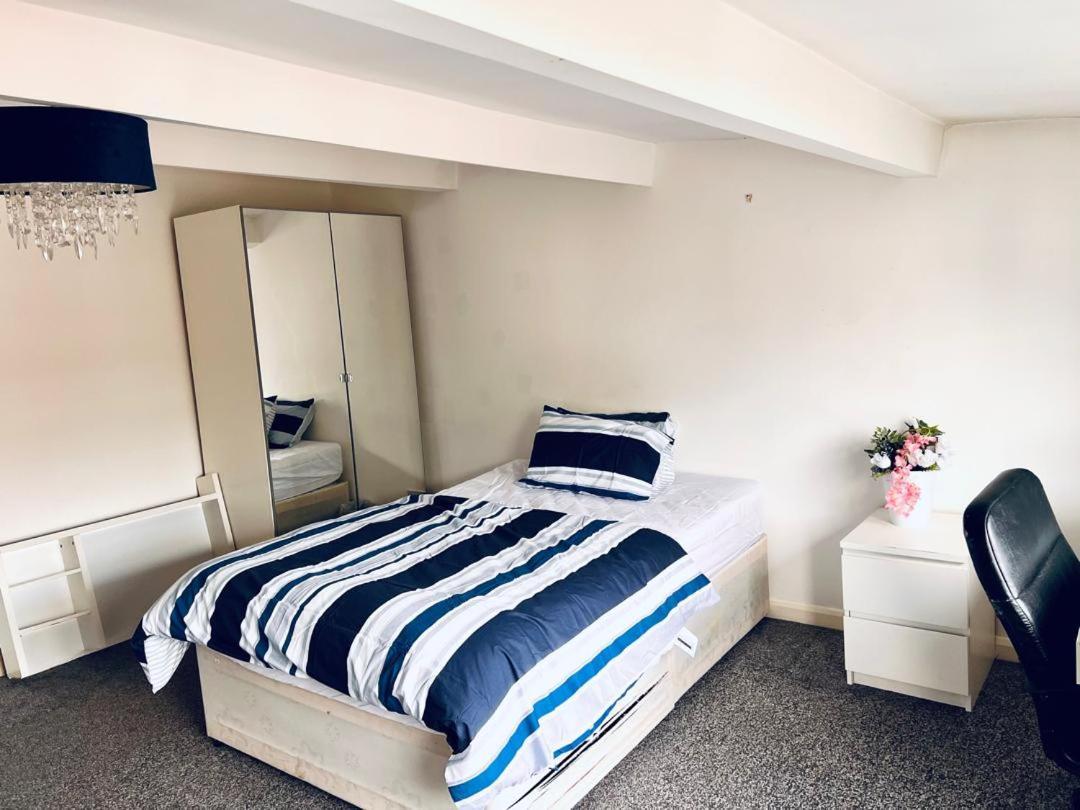 Private Room Close To Leeds University And City Centre Luaran gambar